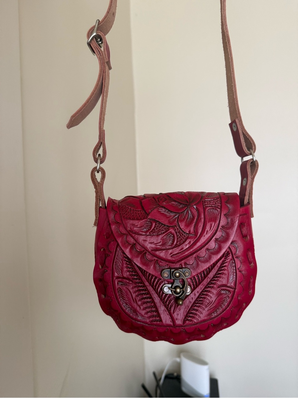 VTG leather embossed western crossbody purse / vibrant red